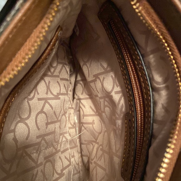 Calvin Klein Crossbody - Picture 4 of 4